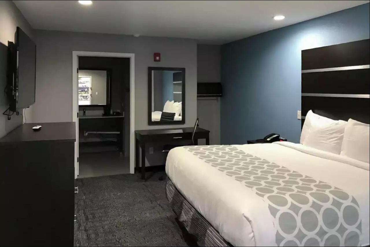 קלהון Rodeway Inn South מראה חיצוני תמונה